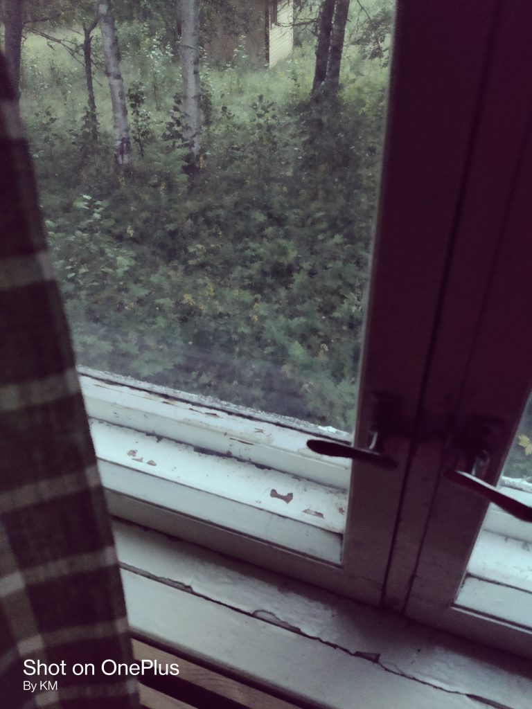 Ruutuverhot ja ikkuna